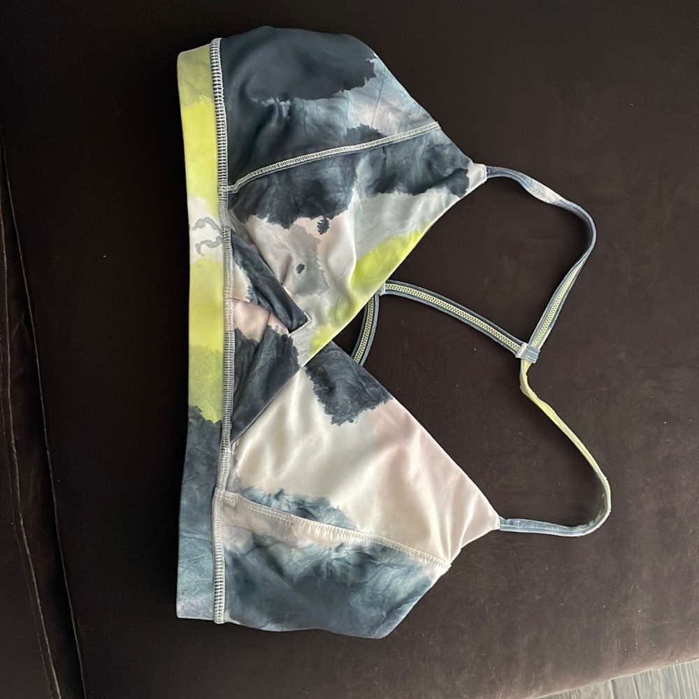 Lululemon Pranayama Bra Sz 6 EXCELLENT CONDITION RARE COLOR TIE DYE